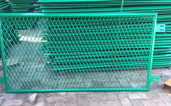 鋼板網(wǎng)護(hù)欄網(wǎng) 鋼板網(wǎng)護(hù)欄網(wǎng)